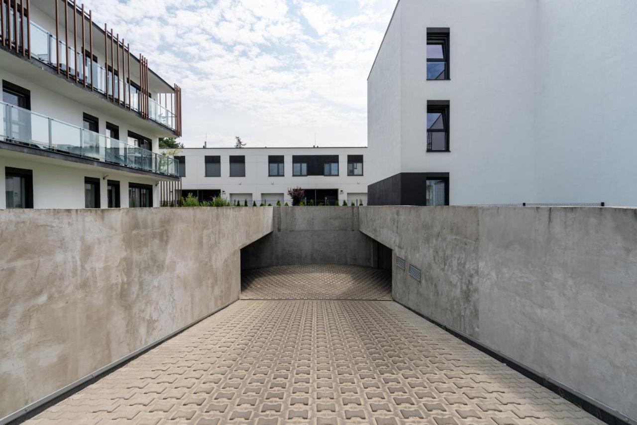 Modern Apartment With Balcony & Free Garage Poznan By Noclegi Renters Экстерьер фото
